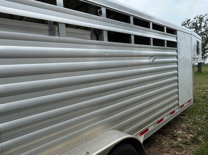 2025 Exiss EXP SCP 6820 Livestock Trailer - Image 6