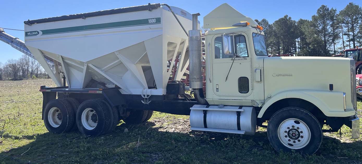 1989 International F-9300