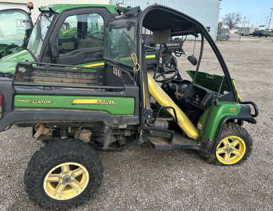 2016 John Deere 825I XUV