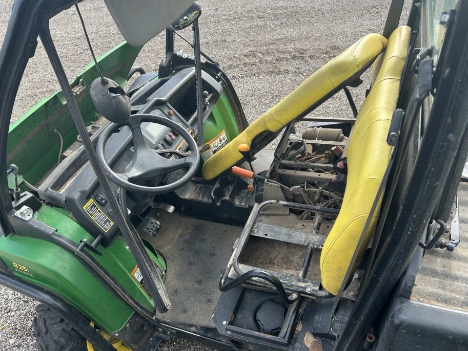 2016 John Deere 825I XUV - Image 6