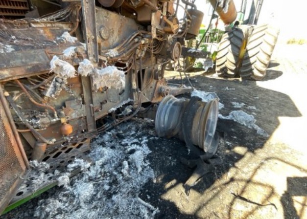 2011 John Deere s770 Combine - Image 16