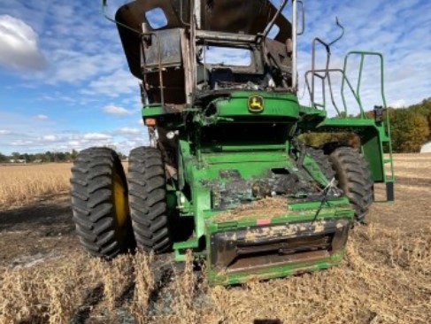 2011 John Deere s770 Combine - Image 2