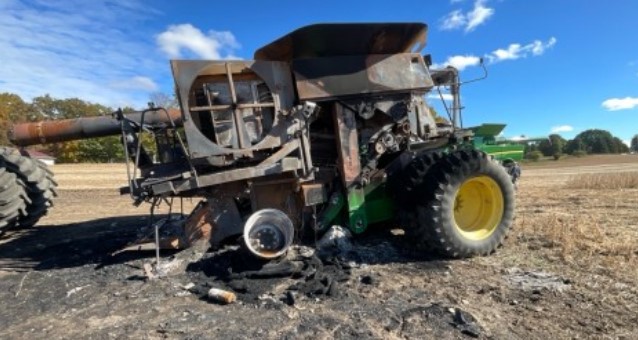 2011 John Deere s770 Combine - Image 4