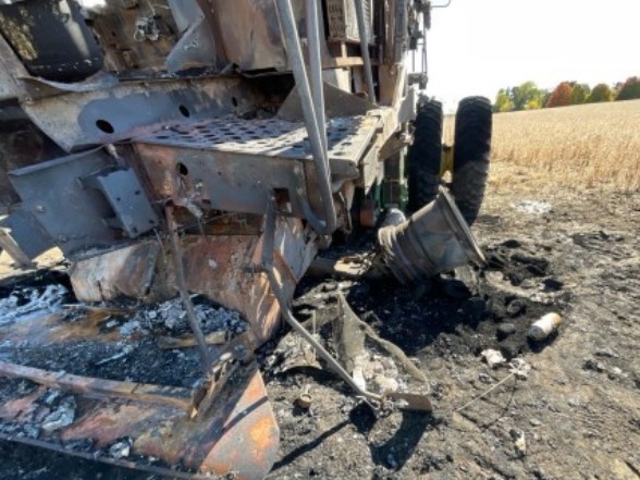 2011 John Deere s770 Combine - Image 8