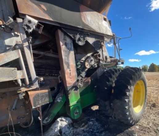 2011 John Deere s770 Combine - Image 9