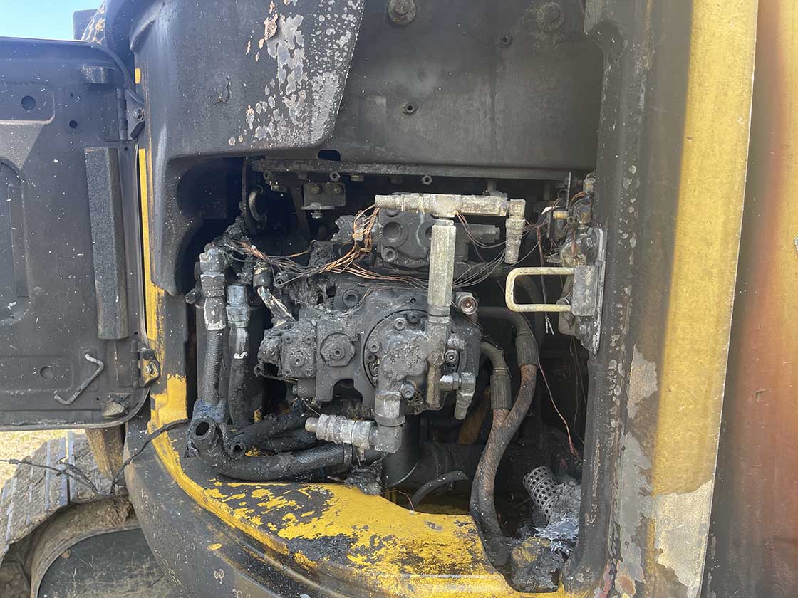 2017 Kobelco SK140SR LC-5 Excavator - Image 9