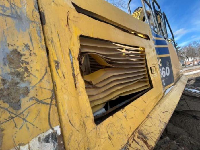 2015 Komatsu PC360LC-10 Excavator - Image 9
