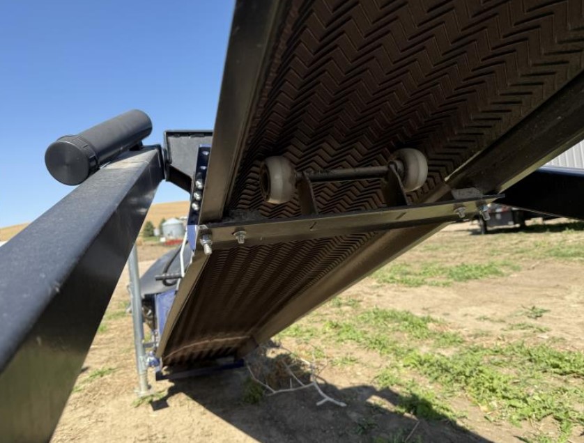 2024 Kwik-Belt 1838 Grain Conveyor - Image 12