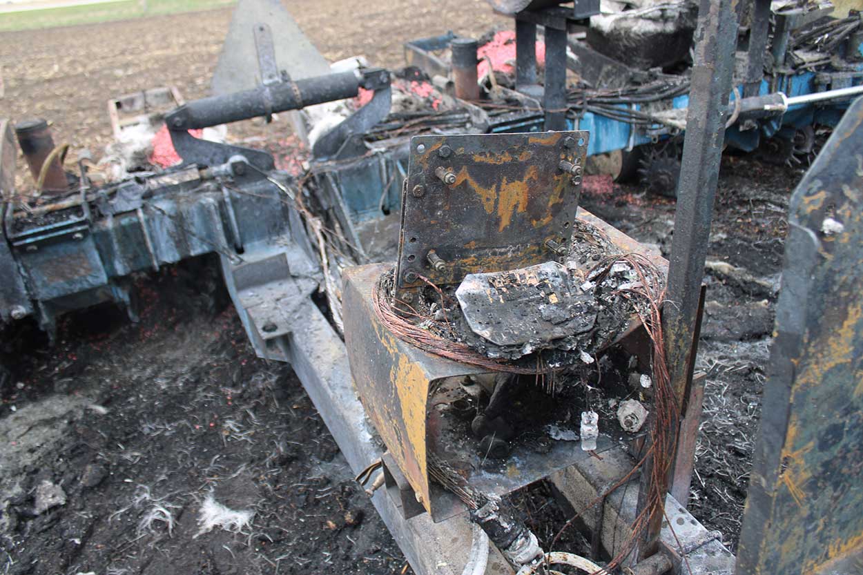 Kinze 2200 Planter - Image 5