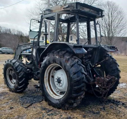 2001 Massey Ferguson Tractor - Image 3