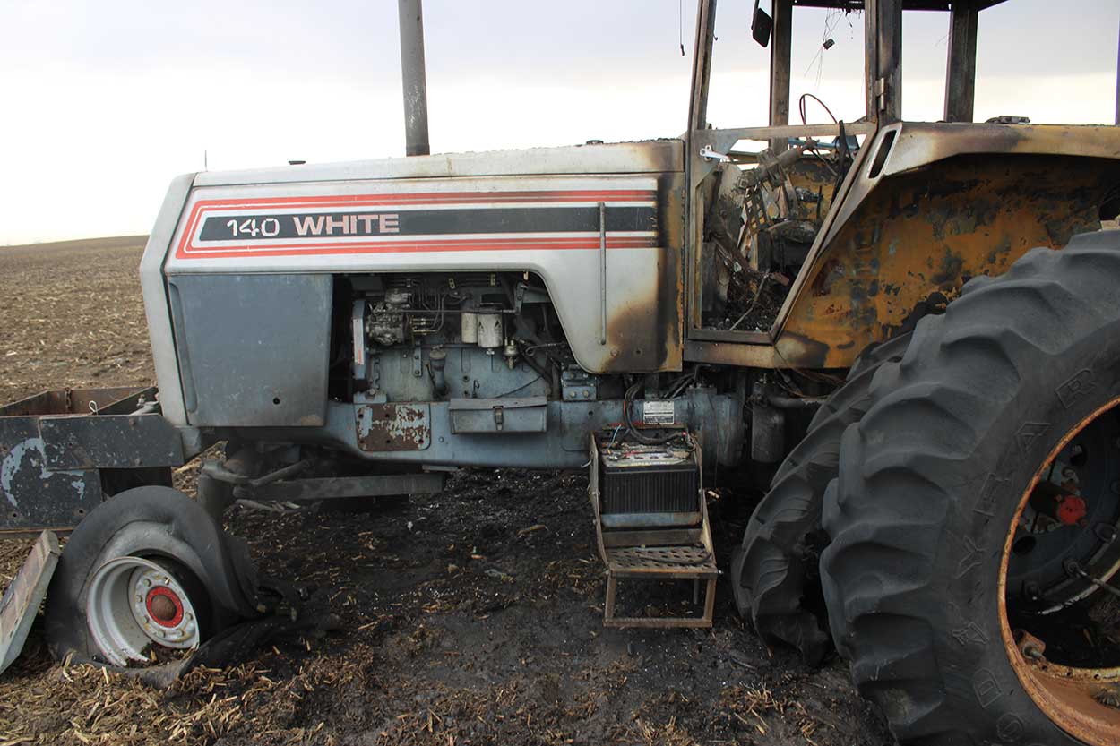 White 140 Tractor - Image 2