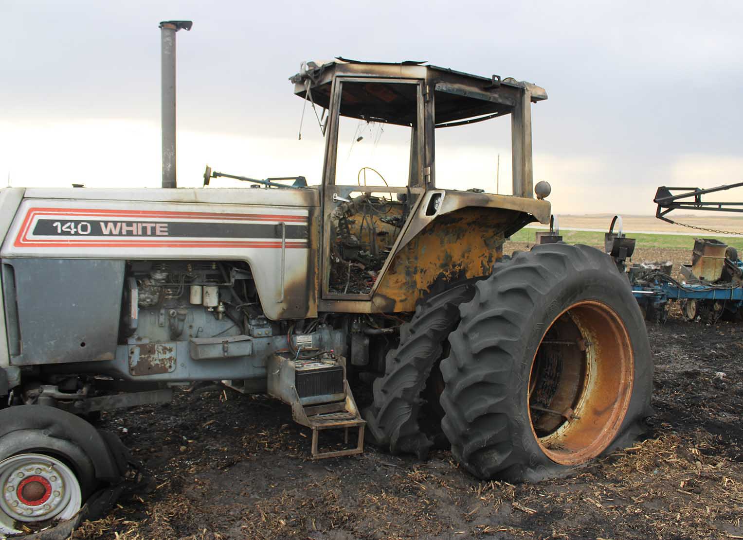 White 140 Tractor - Image 3