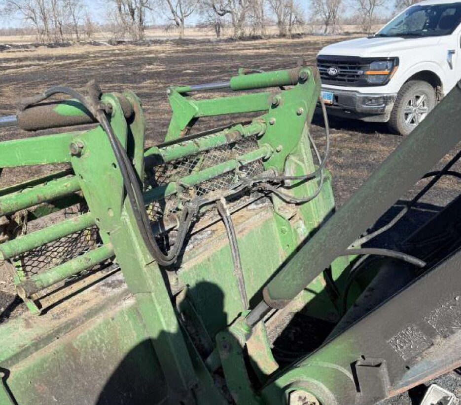 2004 John Deere 7320 Tractor - Image 7