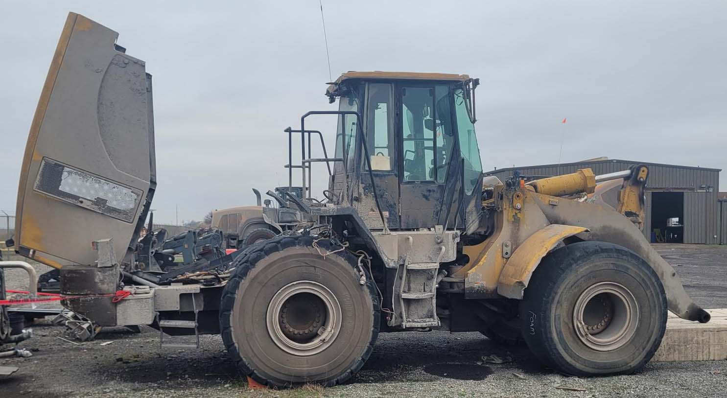 Various Equipment - Image 11
