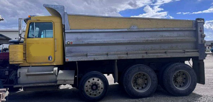 1981 Kenworth W900 Dump Truck - Image 10