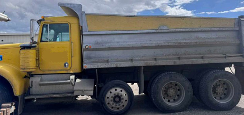 1981 Kenworth W900 Dump Truck - Image 14