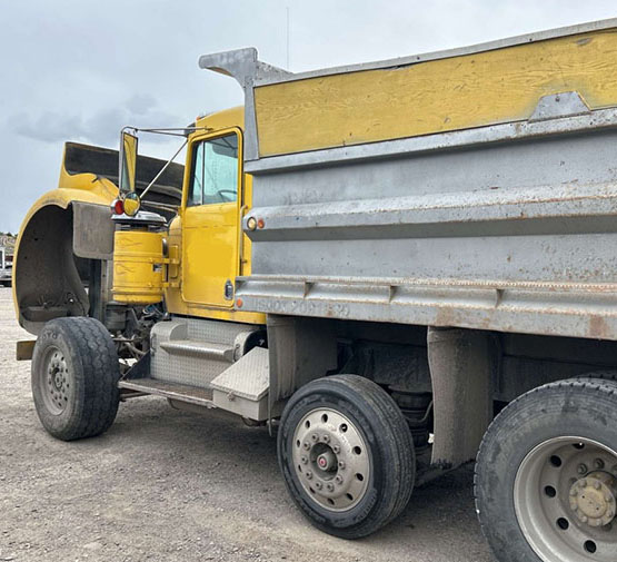 1981 Kenworth W900 Dump Truck - Image 22
