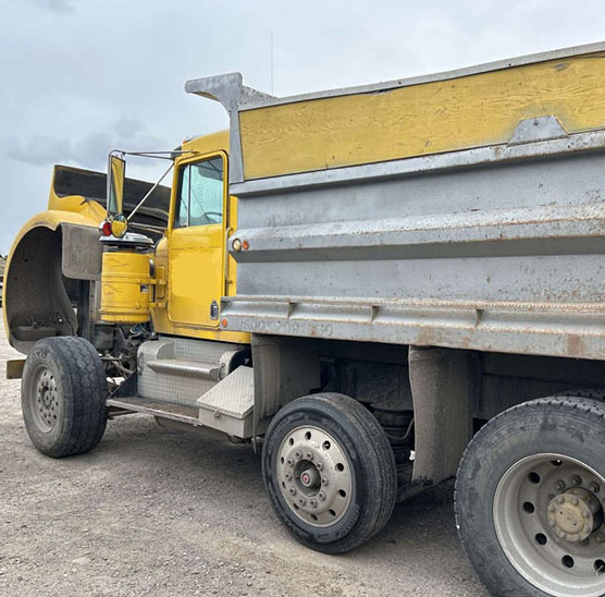 1981 Kenworth W900 Dump Truck - Image 23