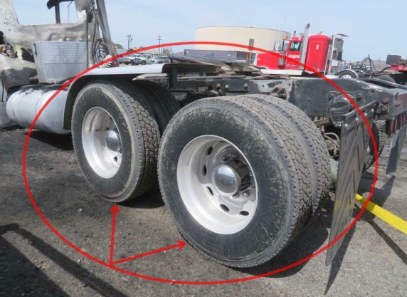 1986 Peterbilt 359 - Image 15