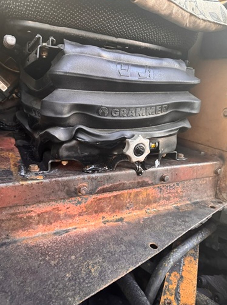 1990 Caterpillar D8N Dozer - Image 12