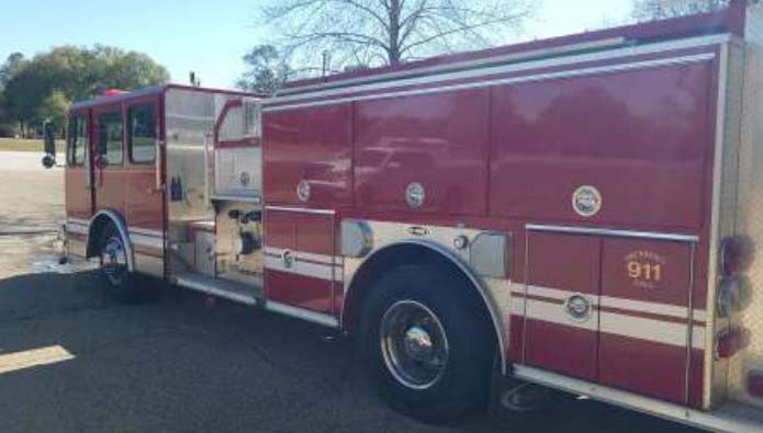 1999 E-One Fire Truck - Image 3