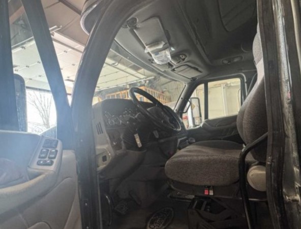 2001 Peterbilt 387 - Image 18