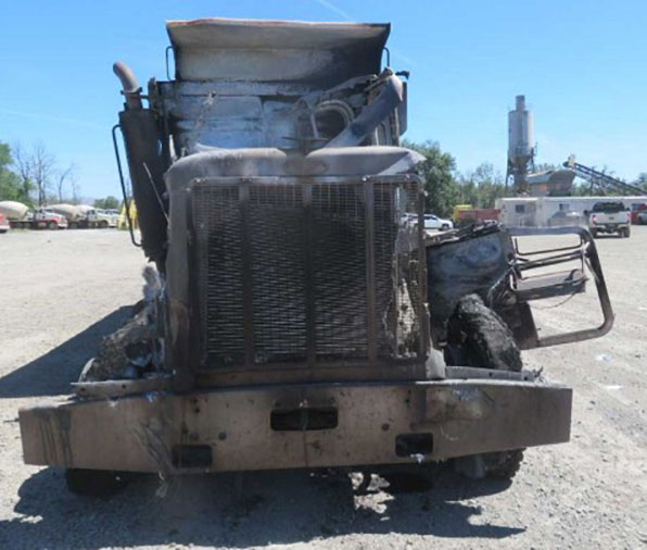 2002 Peterbilt 378 - Image 2