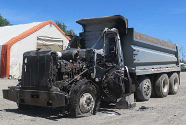 2002 Peterbilt 378 - Image 25