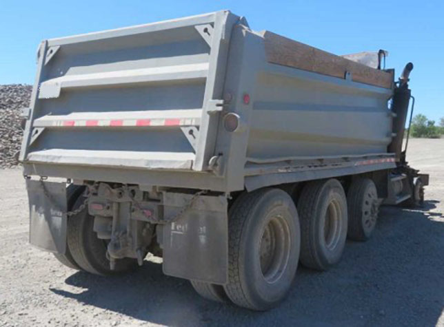 2002 Peterbilt 378 - Image 7