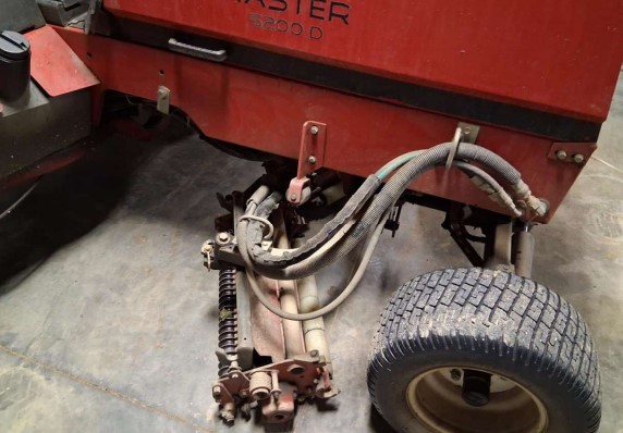 2003 Toro Reelmaster 5200-D - Image 13