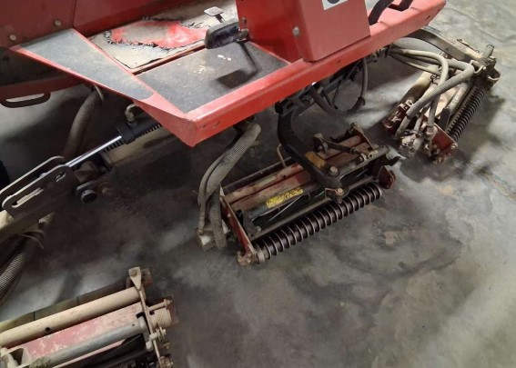 2003 Toro Reelmaster 5200-D - Image 9