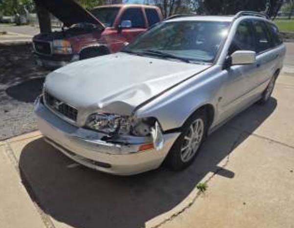 2003 Volvo V40 - Image 2