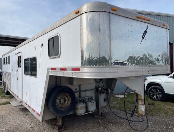2004 Featherlite Trailer - Image 3