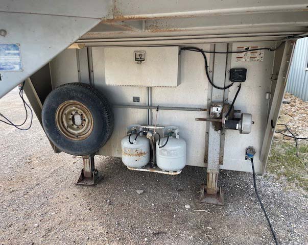 2004 Featherlite Trailer - Image 4