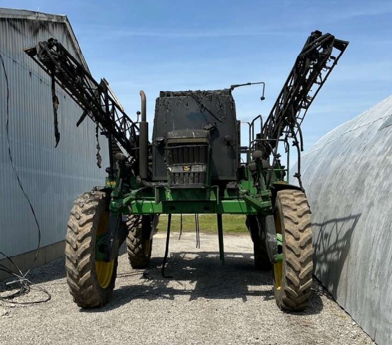 2004 John Deere 4710 Self Propelled Sprayer