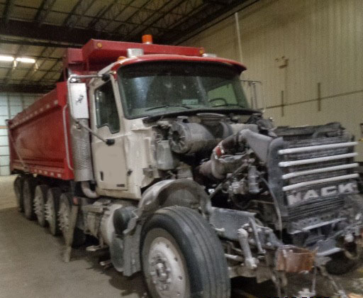 2004 Mack CV713 Granite - Image 10