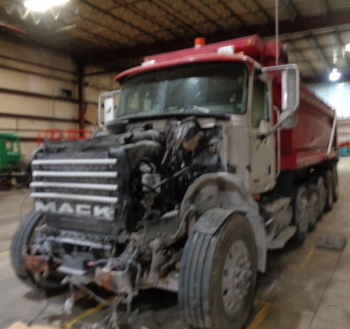 2004 Mack CV713 Granite - Image 11