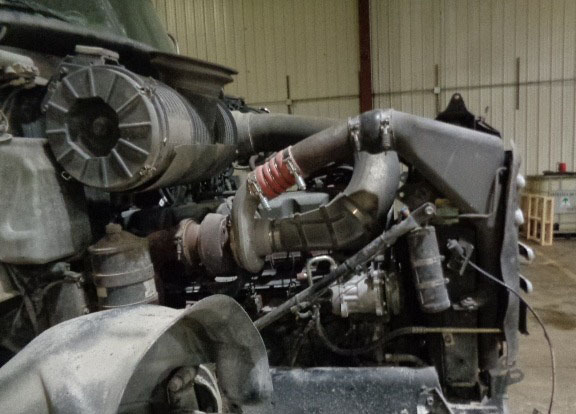 2004 Mack CV713 Granite - Image 29