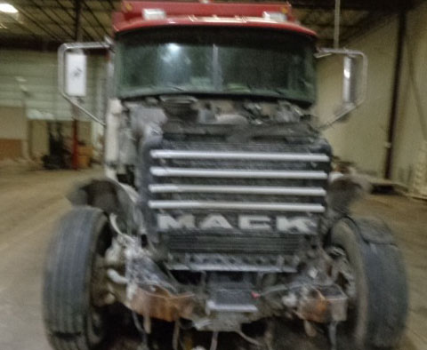 2004 Mack CV713 Granite - Image 9