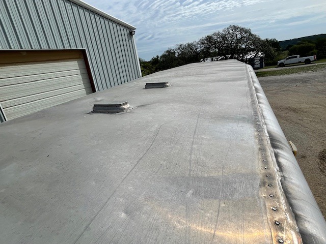 2005 Featherlite Trailer - Image 25