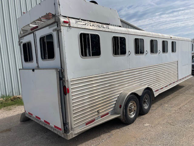 2005 Featherlite Trailer - Image 4