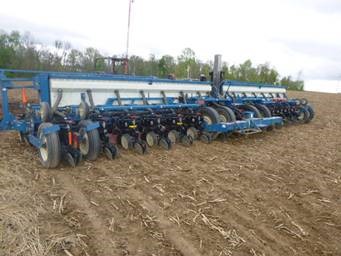 2005 Kinze 3600 Planter - Image 10