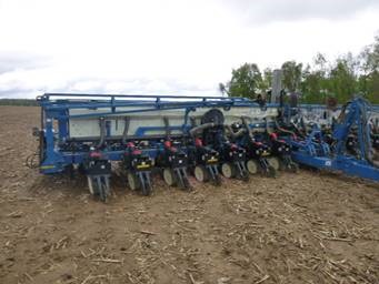 2005 Kinze 3600 Planter - Image 4