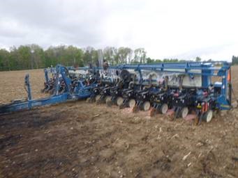 2005 Kinze 3600 Planter - Image 7