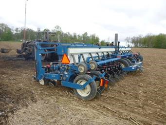 2005 Kinze 3600 Planter - Image 8