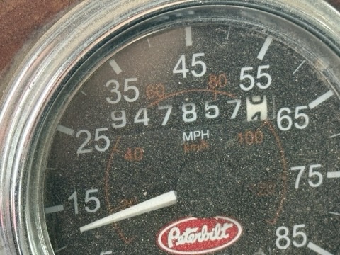 2005 Peterbilt 379 - Image 11