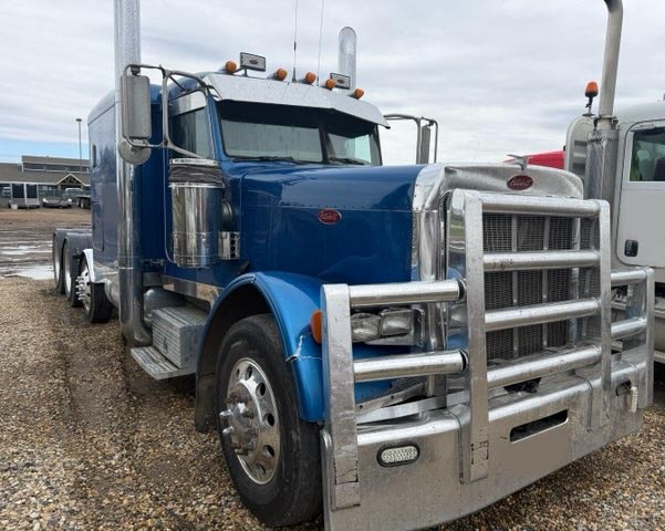 2005 Peterbilt 379 - Image 2
