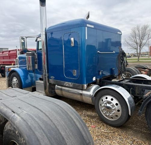 2005 Peterbilt 379 - Image 4
