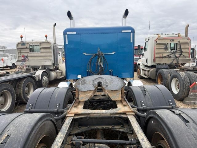 2005 Peterbilt 379 - Image 6
