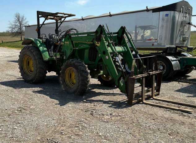 2005 John Deere 6220 Tractor - Image 9